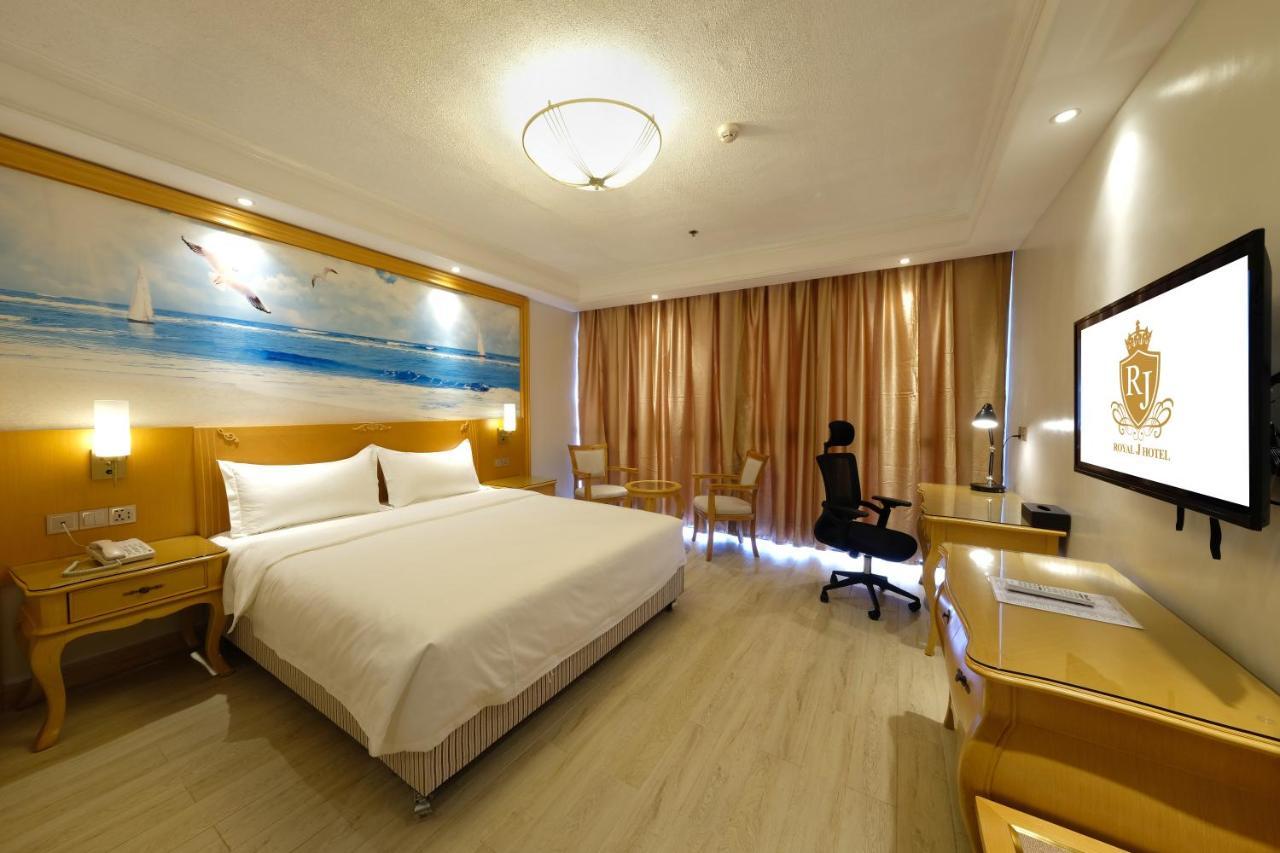 Royal J Hotel Cebu Bagian luar foto