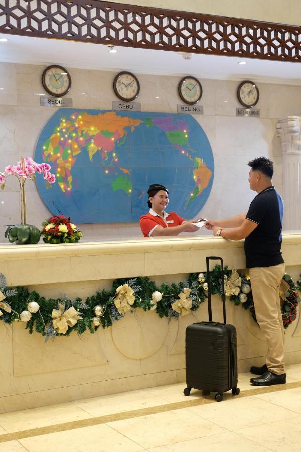 Royal J Hotel Cebu Bagian luar foto