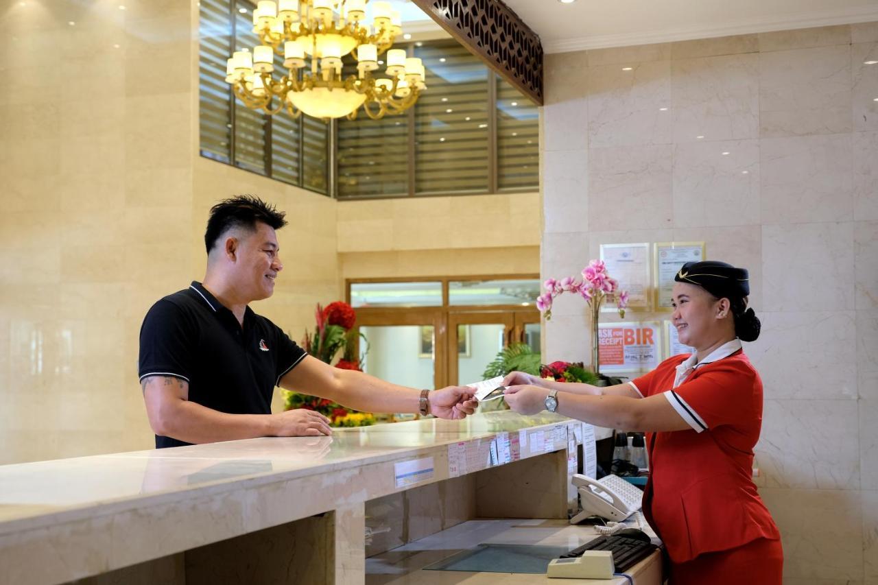Royal J Hotel Cebu Bagian luar foto
